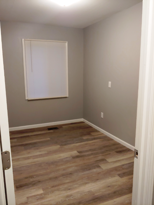 224 Sheelin Rd - Photo 4 of 7