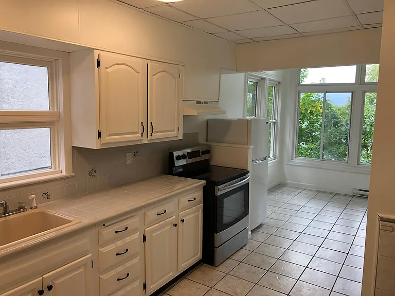 933 Clay Ave #A - Photo 5 of 15