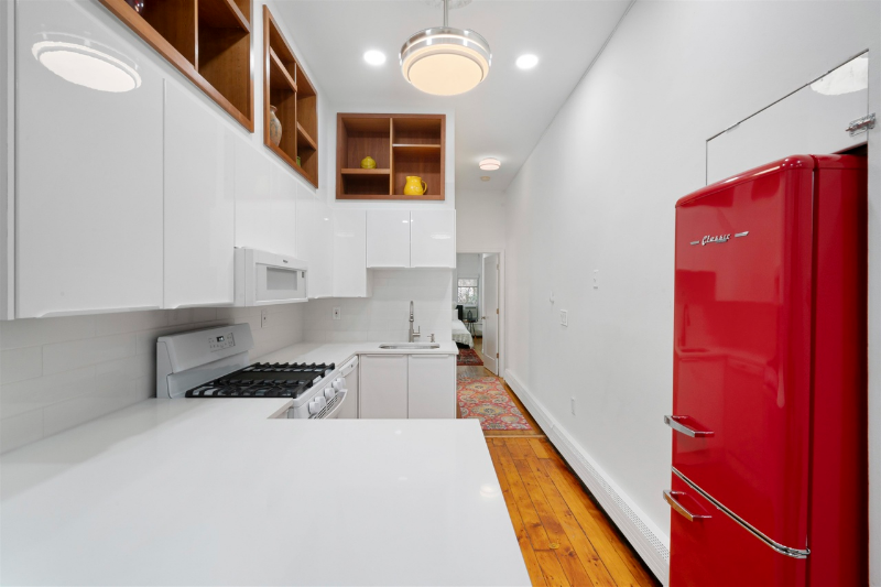 237 3rd St #1L - Photo 3 of 13