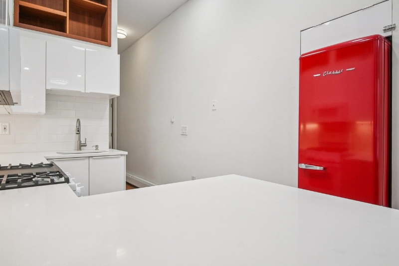 237 3rd St #1L - Photo 6 of 13