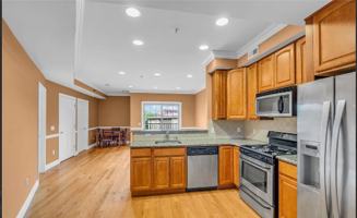 featured image of 15 Tichenor Ln #301