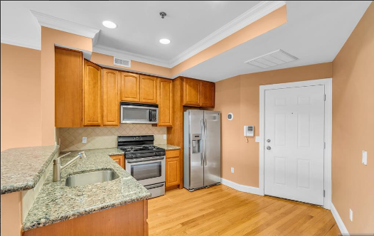 15 Tichenor Ln #301 - Photo 5 of 10