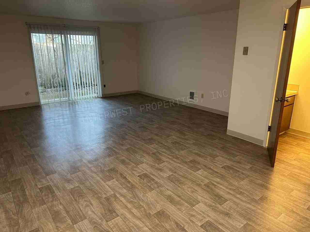 1001 Northeast 25th Avenue #14 - Photo 3 of 19