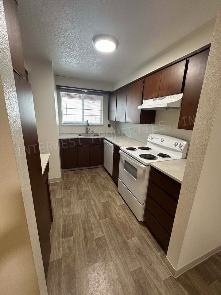 1001 Northeast 25th Avenue #14 - Photo 7 of 19