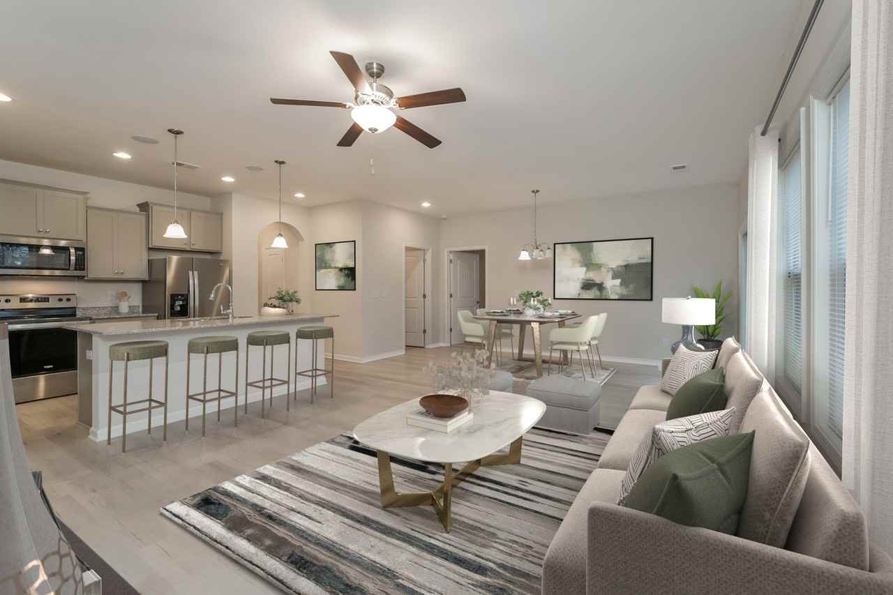 446 Bainbridge Dr - Photo 2 of 17