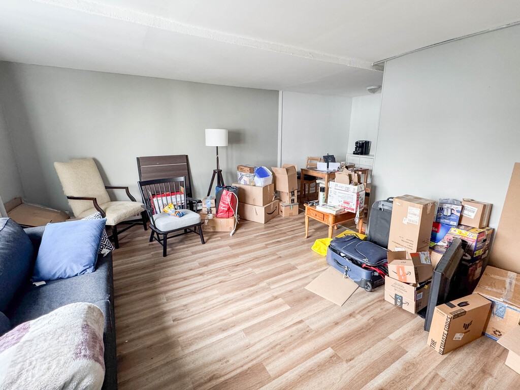 27 Main St - Photo 2 of 24