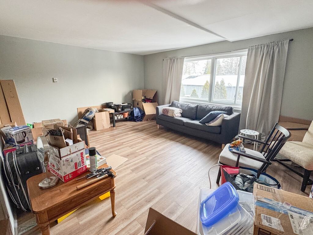 27 Main St - Photo 3 of 24