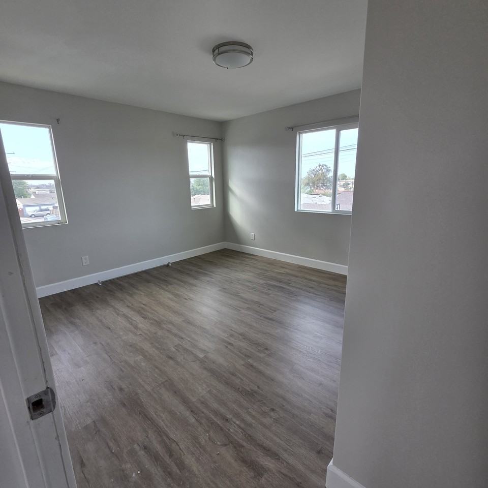 738 Duval Street #B - Photo 4 of 8