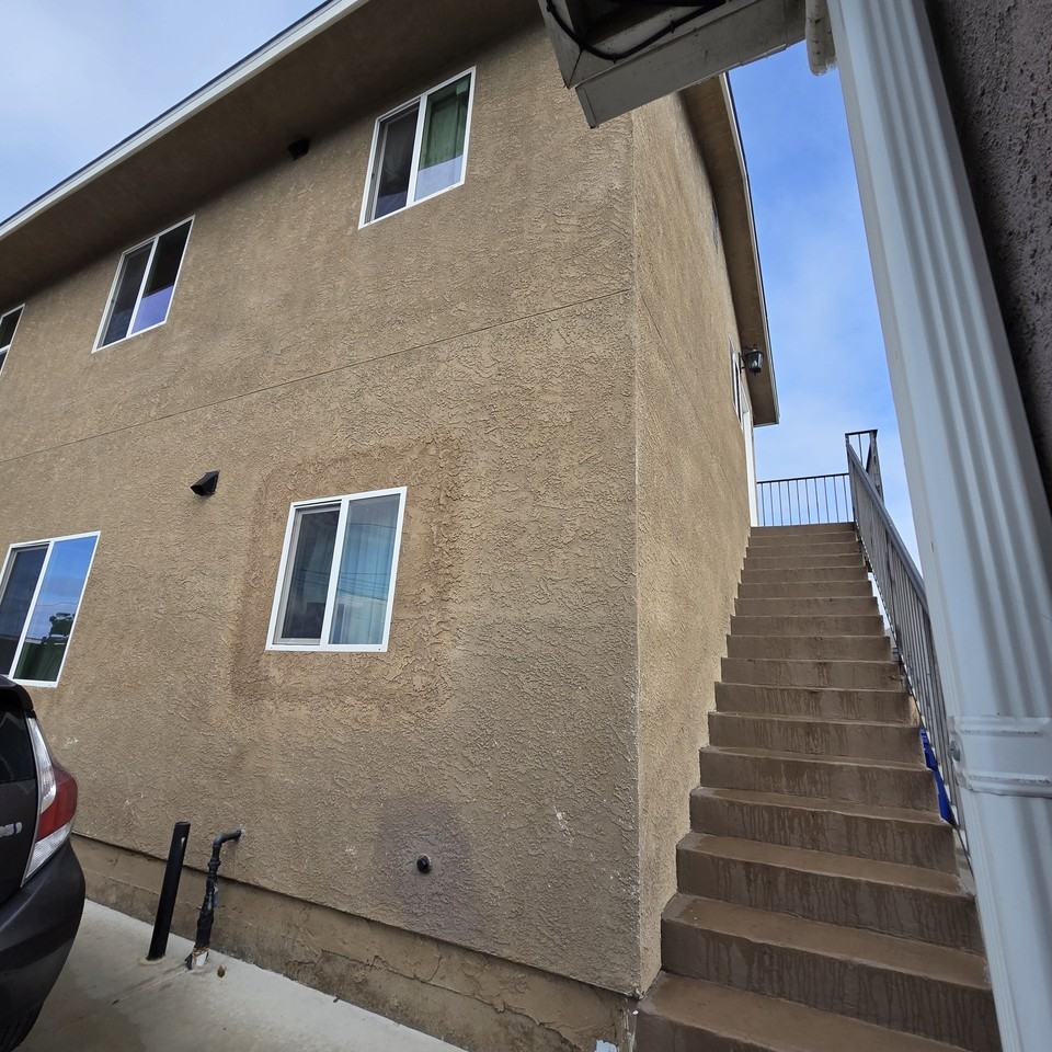 738 Duval Street #B - Photo 6 of 8