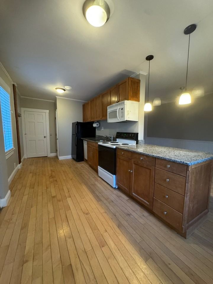 10 1/2 Herbert St #11 - Photo 2 of 9