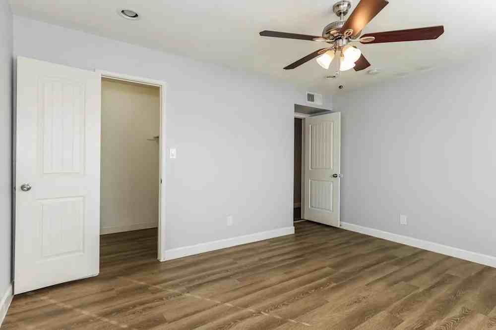 6101 S Parkside Dr #NA - Photo 2 of 11