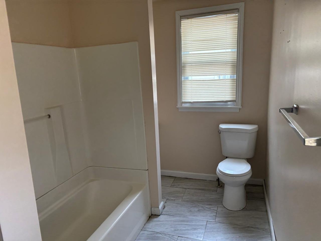 78 N Hamilton St #1 - Photo 3 of 8