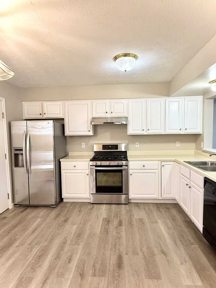 4427 Towneside Ct #NA - Photo 6 of 18