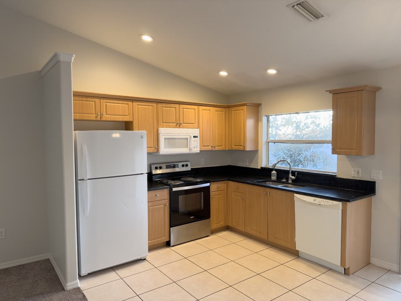 701 E Palm St #NA - Photo 2 of 14