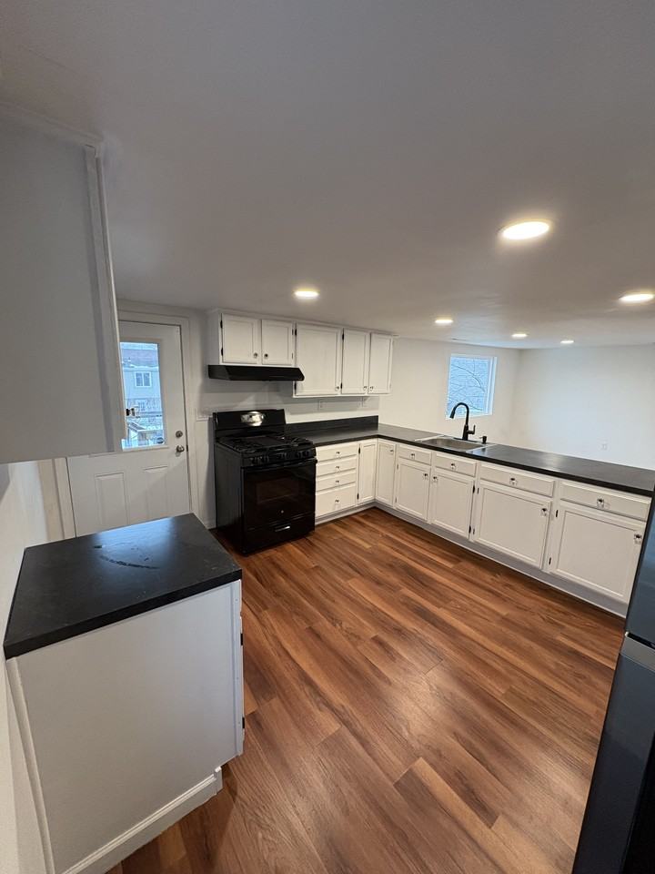 31 Merritt Ave #2 - Photo 2 of 8