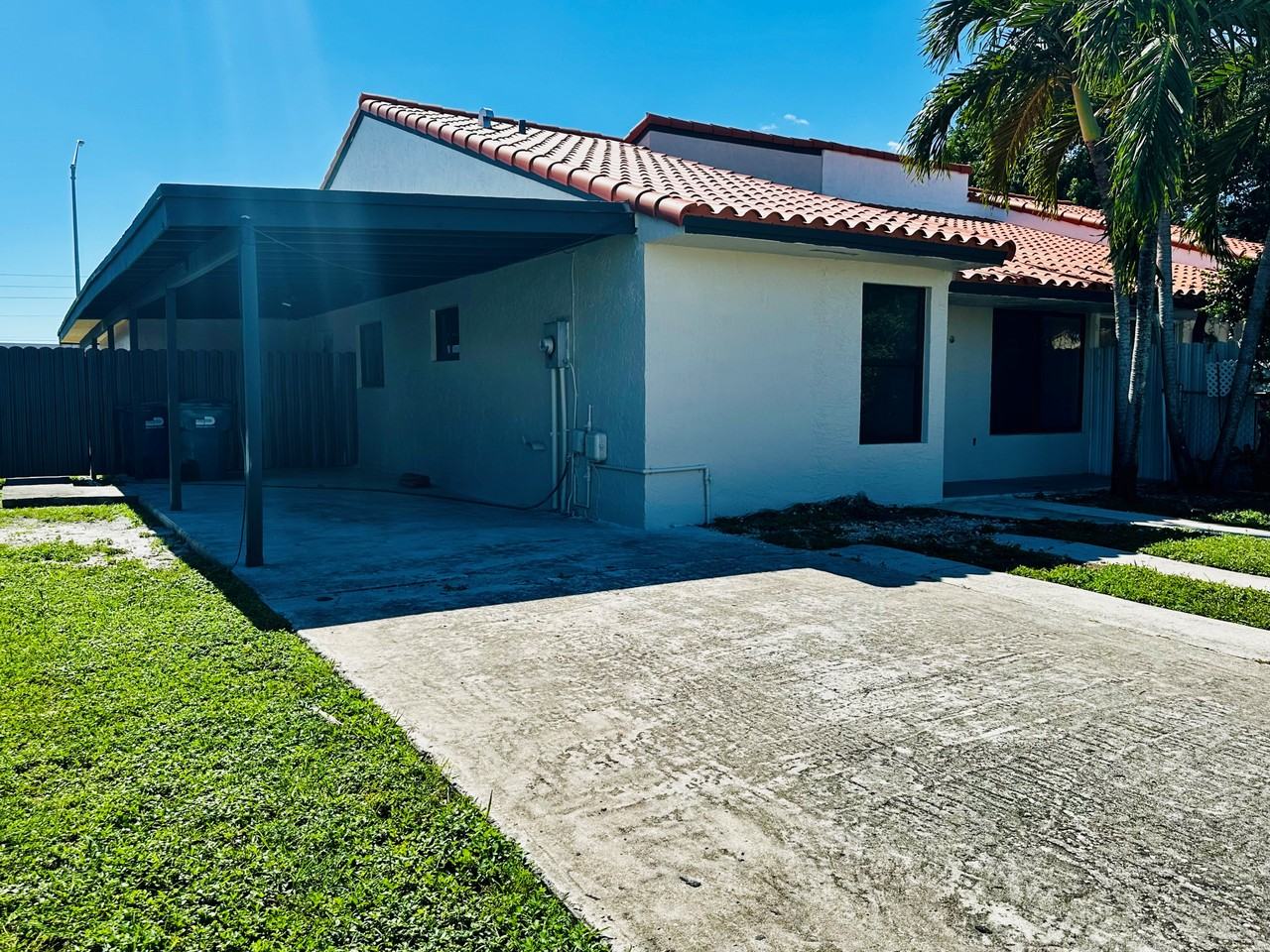 9630 Sw Grand Canal Dr #NA - Photo 2 of 10