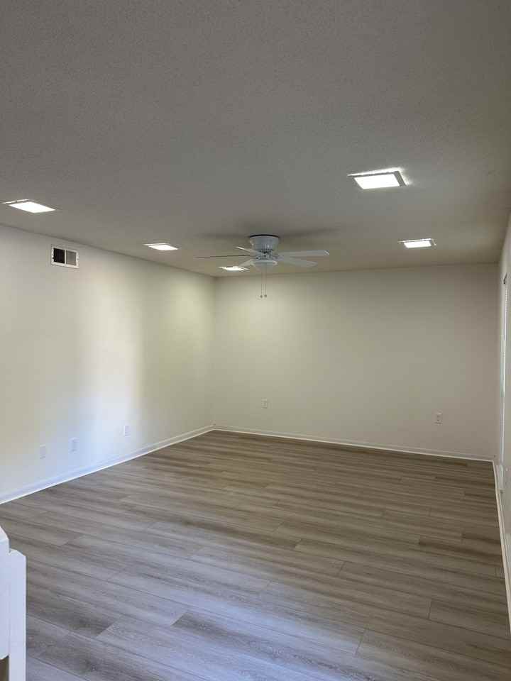 96 Yacht Club Dr Ne #1 - Photo 2 of 16