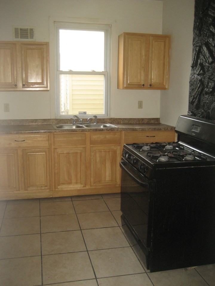 17 Winans Ave #2ndFL - Photo 6 of 8
