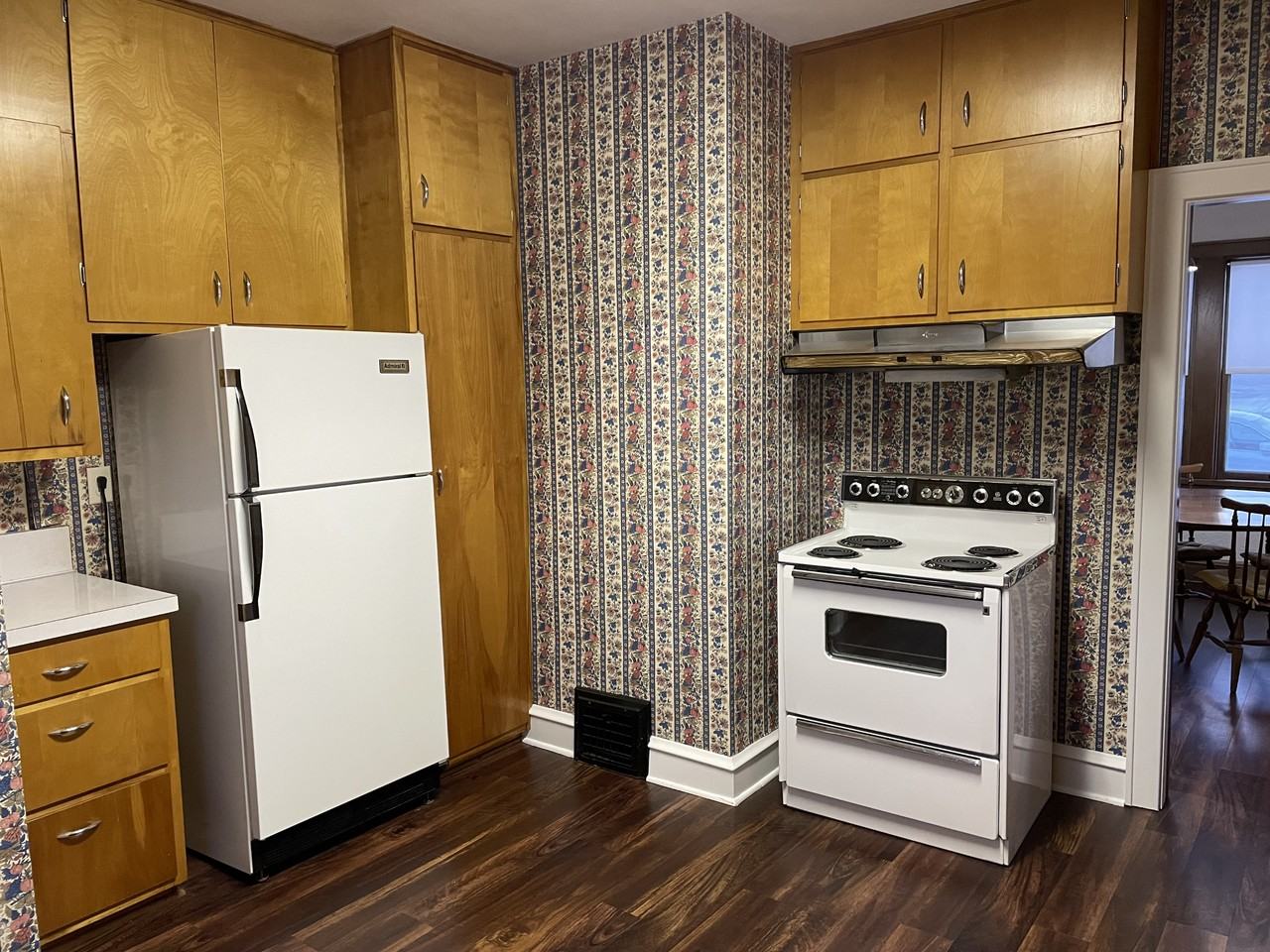 204 E 3rd St #NA - Photo 2 of 8