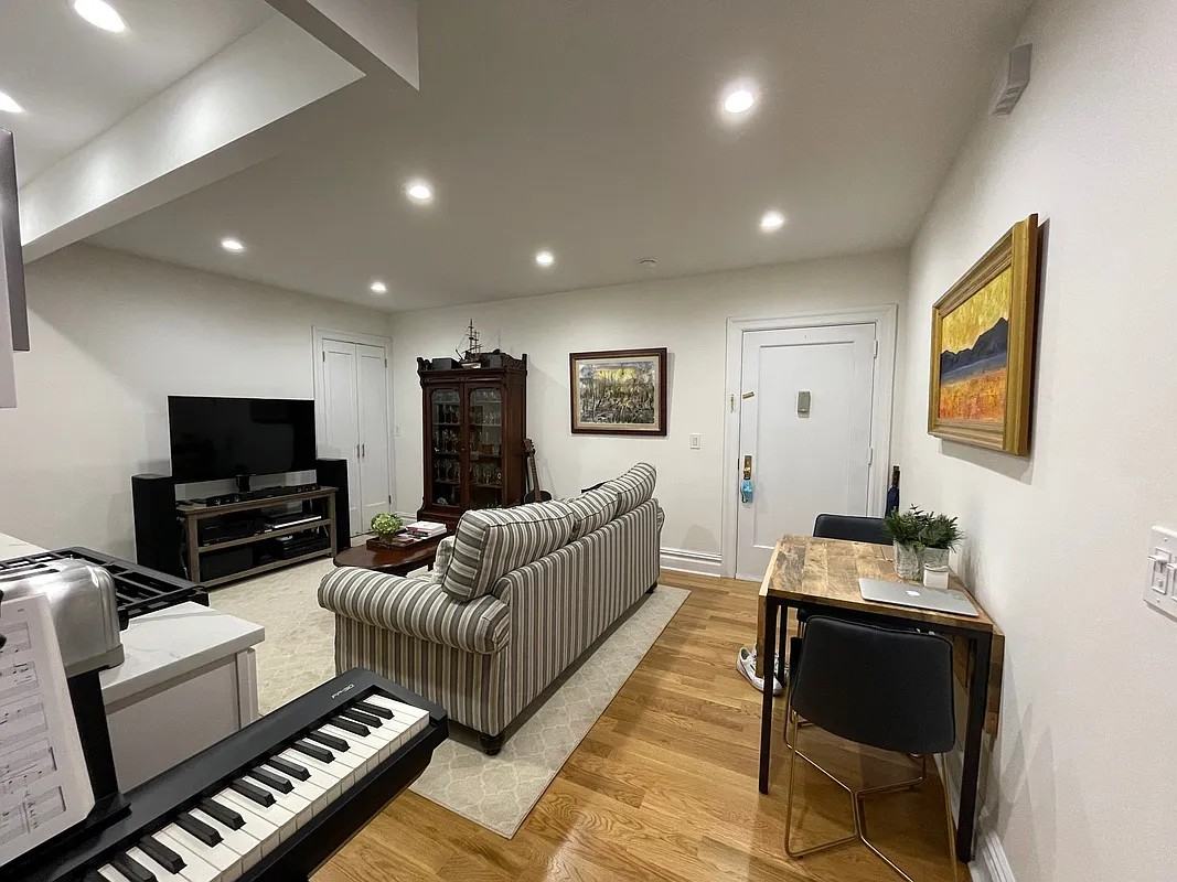 27 West 96th Street #5G - Photo 2 of 10