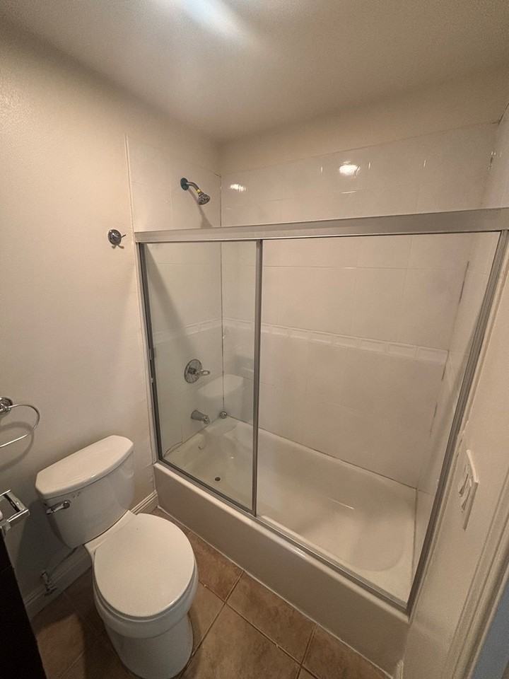 122 East 24th Street - Photo 4 of 14