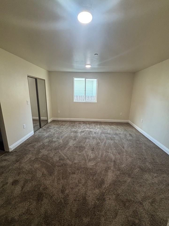 122 East 24th Street - Photo 7 of 14