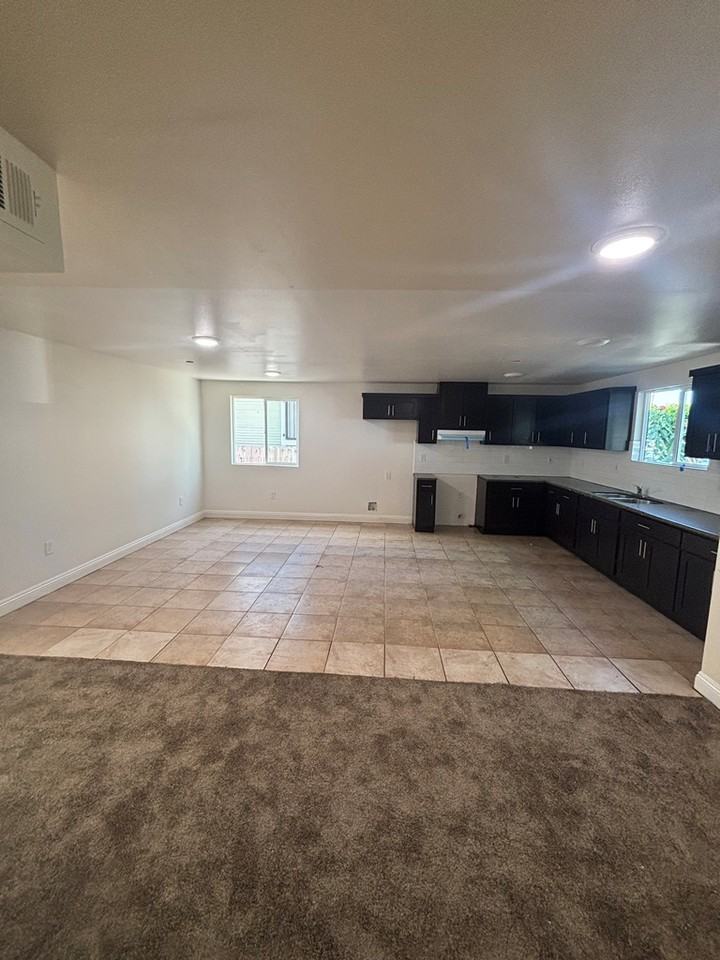 122 East 24th Street - Photo 3 of 14