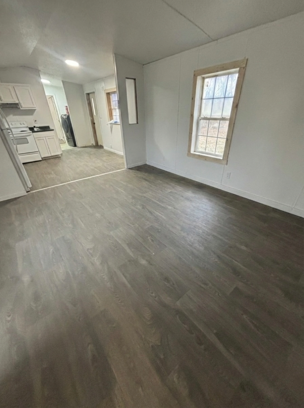 42 Toll Gate Ct - Photo 3 of 5