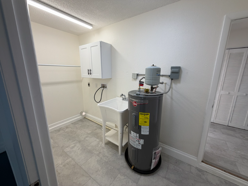 1042 Willowood Ln - Photo 5 of 14