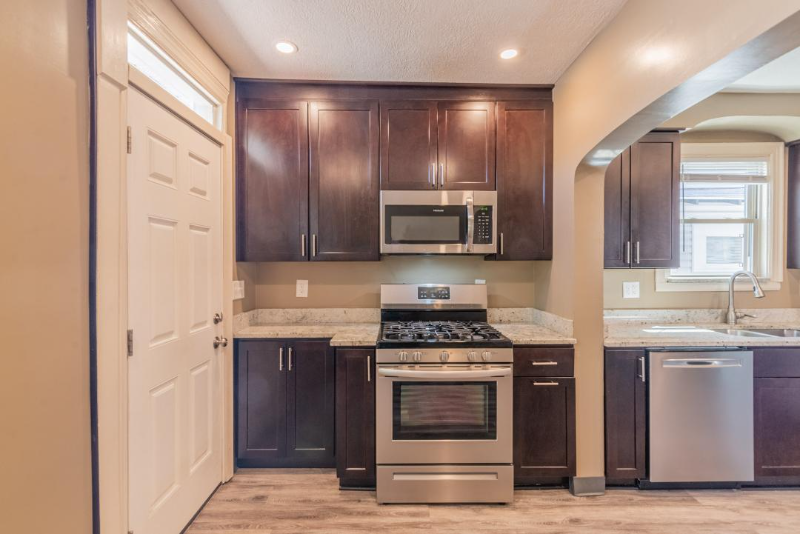 732 E Mithoff St - Photo 3 of 19