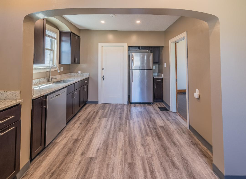 732 E Mithoff St - Photo 4 of 19