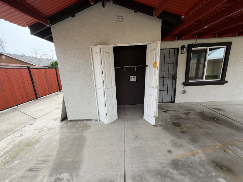 1709 Margaret Way - Photo 3 of 10