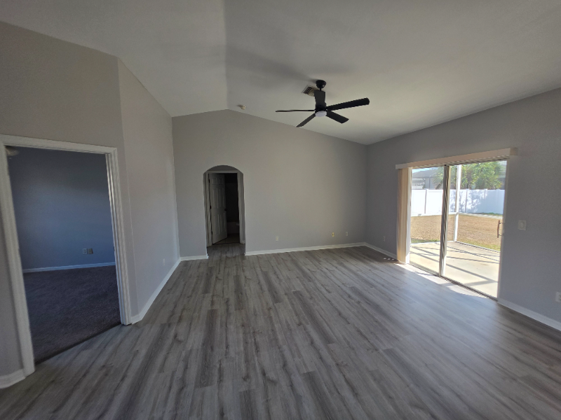 1618 Sw 19th St - Photo 4 of 15