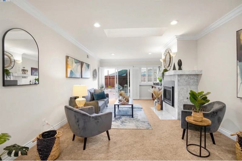 363 Oleander Ave - Photo 7 of 20