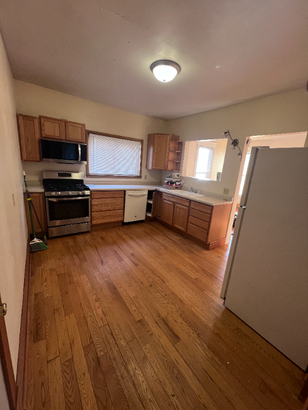 153 Dunning St #1 - Photo 6 of 8