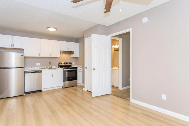 4250 E 29th St - Photo 6 of 8