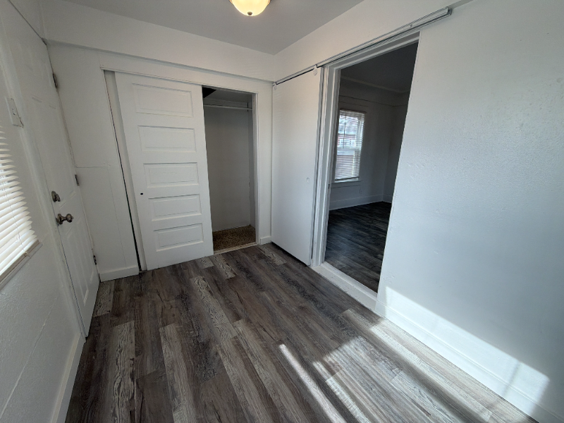 221 10th St #A - Photo 3 of 20