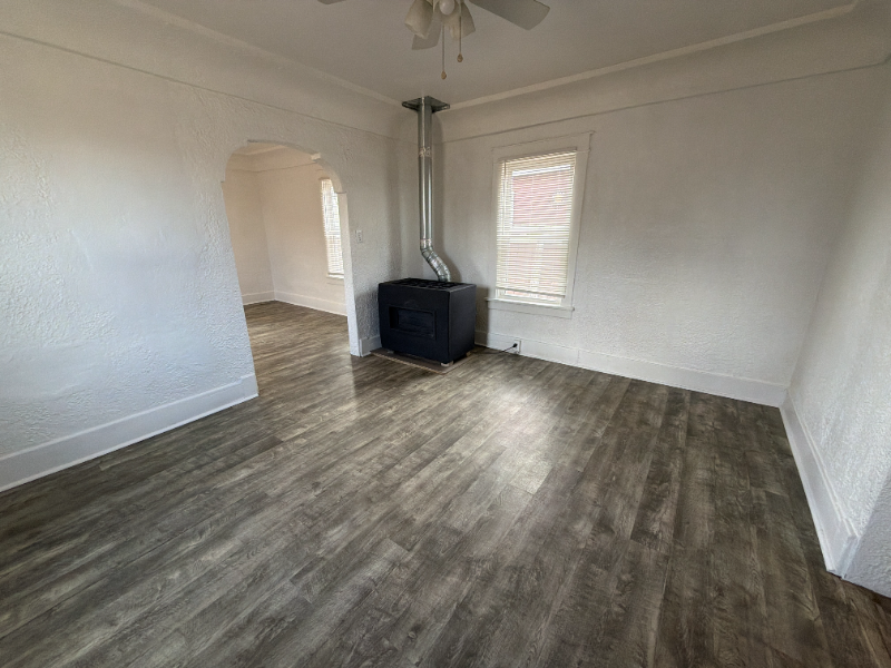 221 10th St #A - Photo 6 of 20