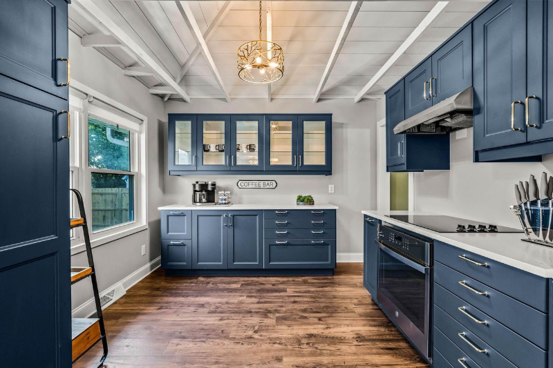 421 W Lloyd St - Photo 4 of 20