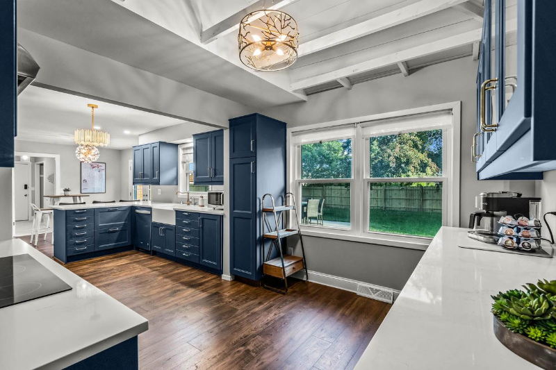 421 W Lloyd St - Photo 5 of 20