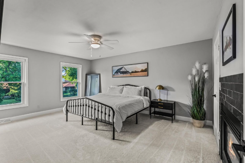 421 W Lloyd St - Photo 6 of 20