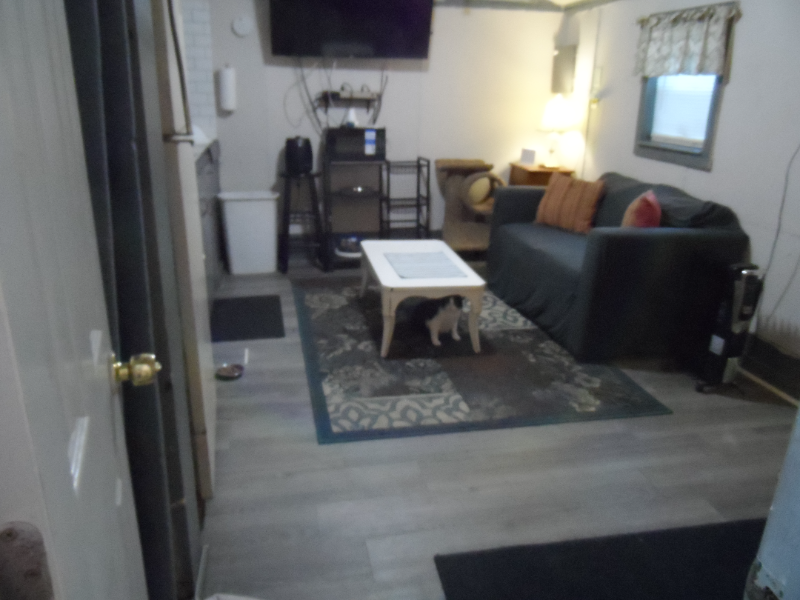 8716 Hurst Ave - Photo 4 of 11