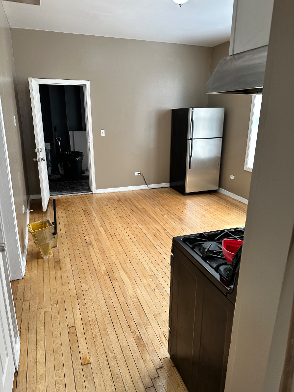 1809 S Springfield Ave #2 - Photo 5 of 10