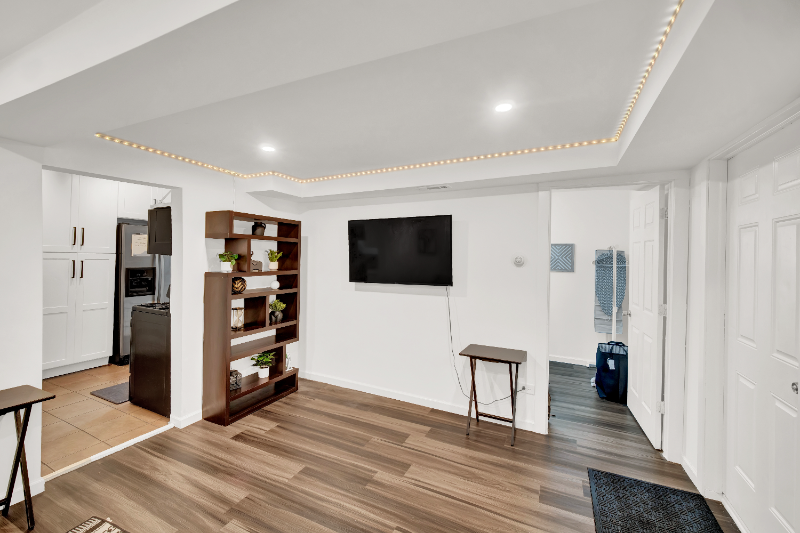 1721 N Kimball Ave #1R - Photo 3 of 19