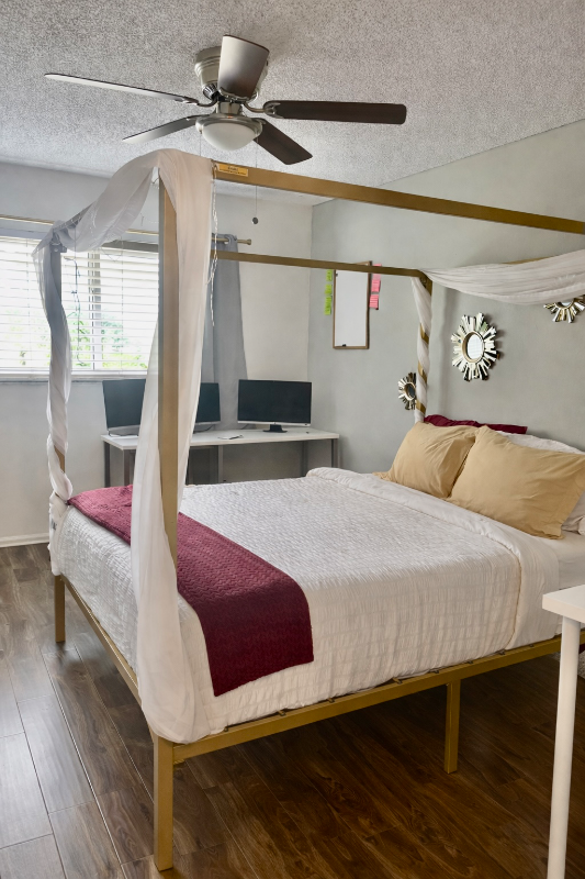 6843 Nw 29th Ave - Photo 6 of 15