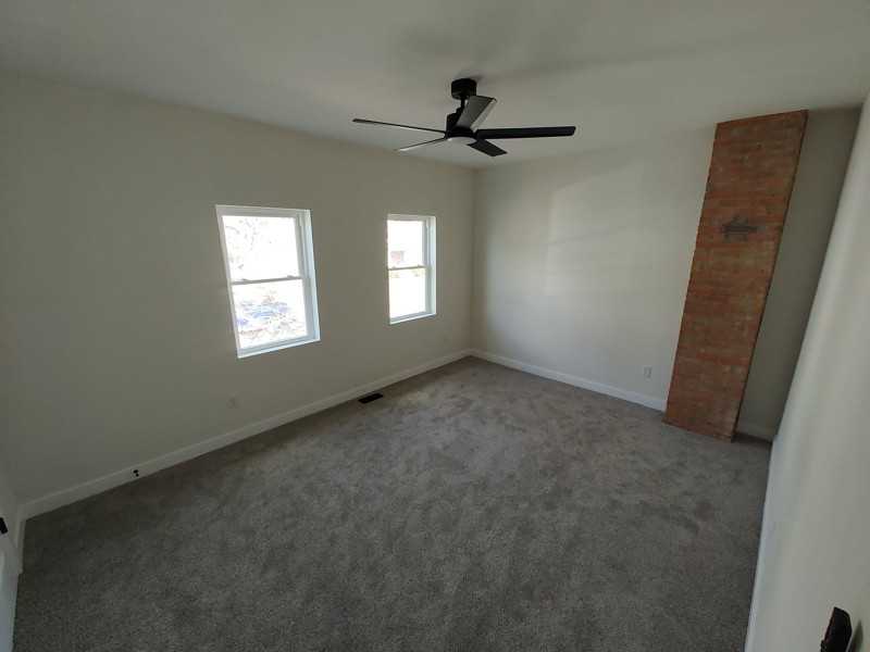 409 W Mansfield St - Photo 6 of 9