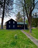 featured image of 1452 Huntersland Rd