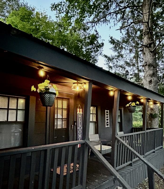 1452 Huntersland Rd - Photo 2 of 25