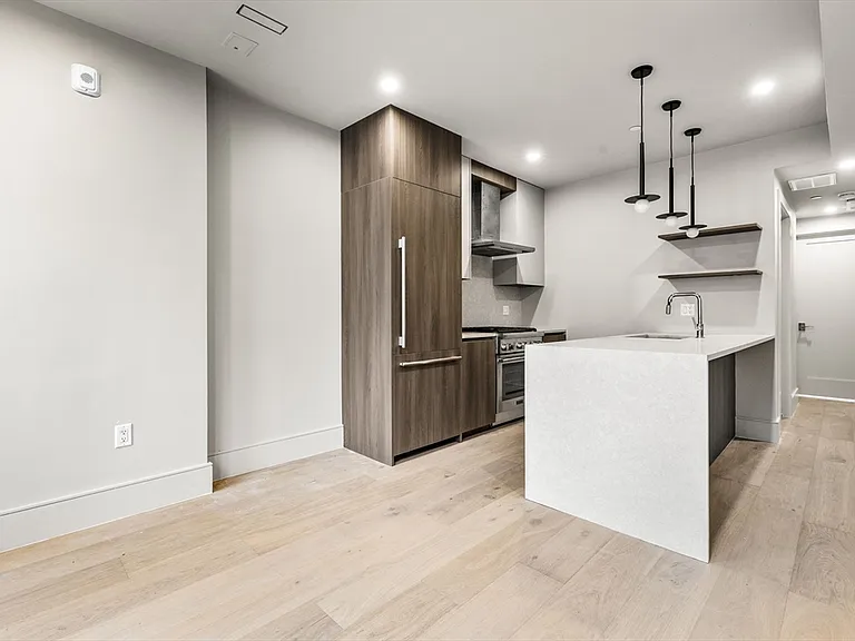 300 Franklin St #2 - Photo 5 of 16