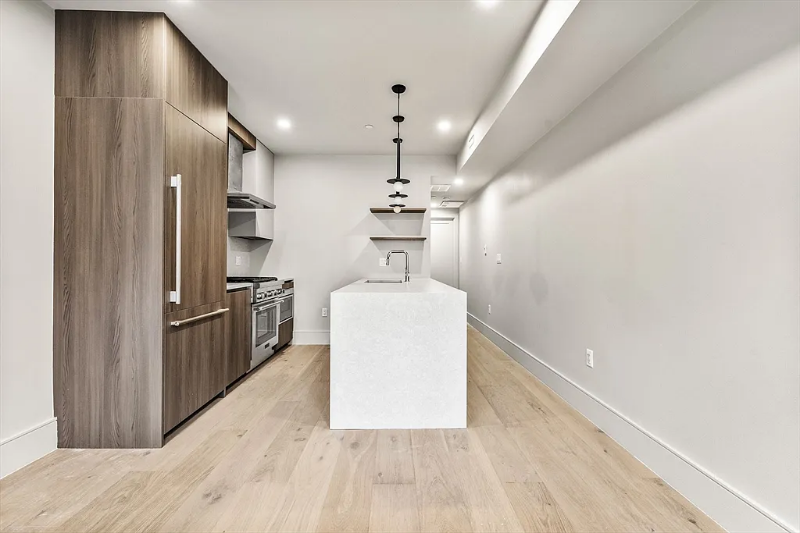 300 Franklin St #2 - Photo 6 of 16